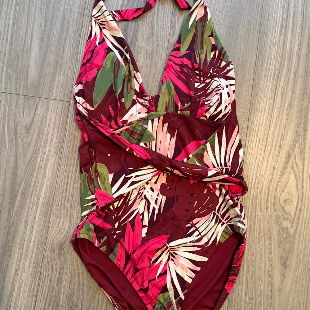Lands’ End Sculpting Plunge Halter Swimsuit | Tropical Print | Size 14 |
